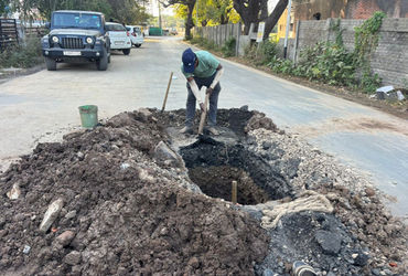 ૧૦ વર્ષે માંડ સારો રસ્તો બન્યો અને ૧૦ દિવસમાં તોડવો પડ્યો