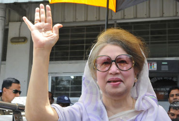 બાંગ્લાદેશના પ્રથમ મહિલા વડાંપ્રધાન ખાલિદા ઝિયાનું 80 વર્ષની વયે નિધન થયું.