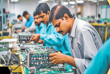 જાન્યુઆરીમાં ઉત્પાદન ક્ષેત્રની પ્રવૃત્તિમાં સુધારો: PMI 55ને પાર.