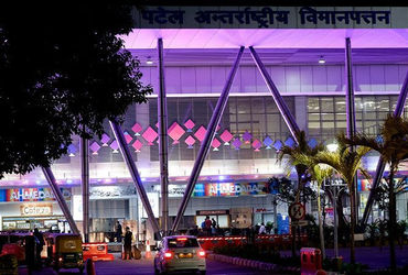 આકાશ આંબતી કિંમતો વચ્ચે કસ્ટમ ઓફિસરને 10 ગ્રામ સોનું પકડવા પર માત્ર ₹1500 પુરસ્કાર!