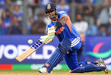 USAના સ્પિનરે સૂર્યકુમારની ધોની સાથે સરખામણી કરી, વર્લ્ડ કપમાં ભારતને જીત અપાવી.