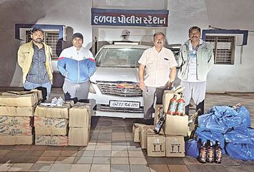 ચરાડવા-દેવળિયા રોડ પરથી રૃ 3.98 લાખનો દારૂ ઝડપાયો, Police તપાસ, ચાલક ફરાર.