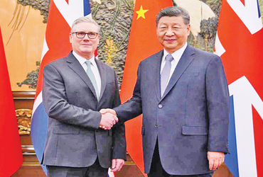 ટ્રમ્પની યુરોપ નીતિથી ચીન-બ્રિટનના સંબંધો સુધર્યા: વેપાર કરારો અને વિઝા ફ્રી એન્ટ્રીની ચીનની જાહેરાત.