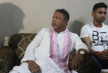 બંગાળના રાજકારણી 'ચાણક્ય' અને પૂર્વ રેલવેમંત્રી Mukul Roy નું નિધન, મમતા બેનર્જીએ જૂના સાથી ગુમાવ્યા.