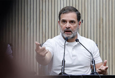 INDIA ગઠબંધનના નેતૃત્વ મુદ્દે બબાલ, મમતા બેનર્જી અને કેજરીવાલ રાહુલ ગાંધીનું નેતૃત્વ સ્વીકારવા તૈયાર નથી.