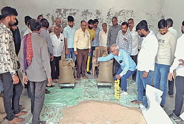 લખતર APMCમાં ટેકાના ભાવે તુવેર ખરીદી શરૂ: 1058 ખેડૂતોનું રજીસ્ટ્રેશન.