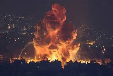 ઈરાનના પરમાણુ મથકો પર America-Israelના હુમલાથી સ્થિતિ સ્ફોટક થવાની સંભાવના દર્શાવે છે.