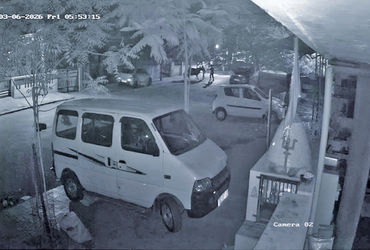 નડિયાદમાં પીજ રોડ પર રાત્રે પશુ તસ્કરીનો પ્રયાસ CCTVમાં કેદ. પોલીસ તપાસ શરૂ.