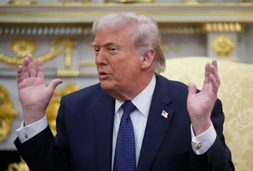 ટ્રમ્પની ધમકી: ઈરાન પાસે શરણે થવા સિવાય કોઈ વિકલ્પ નથી.