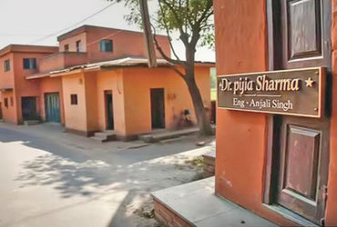 ગામમાં ગ્રેજ્યુએટ વહુ-દીકરીઓની નેમપ્લેટ: શિક્ષણને સન્માન, હરિયાણાના ખેડા-ગની ગામની અનોખી પહેલ.