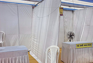 હળવદમાં સ્વદેશી મેળાનો ફિયાસ્કો: 23 સ્ટોલમાંથી થોડા જ ચાલુ રહેતા નગરપાલિકાના 'વોકલ ફોર લોકલ' અભિયાનને ઝટકો.