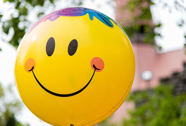 ભીડમાં પણ એકલતા : 58% લોકો પાસે મનની વાત કરવા કોઇ નથી, વર્લ્ડ હેપ્પીનેસ ડે પર વાંચો ખાસ રિપોર્ટ