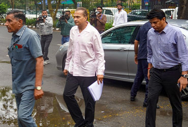 અનિલ અંબાણીની મુશ્કેલી વધી: ED-CBIને સુપ્રીમ કોર્ટનો આદેશ- કૌભાંડ કેસમાં ઢીલાશ નહીં ચાલે.