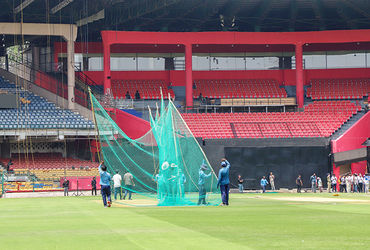 IPL માટે  BCCIના 7 નવા નિયમો: ખેલાડીઓ પરિવાર કે મિત્રોને સાથે રાખી મુસાફરી નહીં કરી શકે