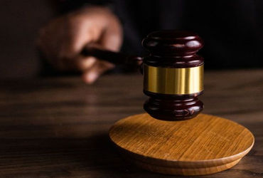 જમણવાવના શખ્સને કોર્ટે 10 વર્ષની સજા ફટકારી: સગીરાનું અપહરણ અને દુષ્કર્મના કેસમાં ચુકાદો.