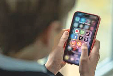 ભારતીય યુવાઓને સોશિયલ મીડિયાના દૂષણોથી બચાવવાની જરૂરિયાત.