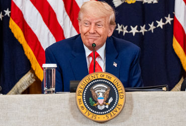 'મને ઈરાનની આ વસ્તુ બહુ પસંદ છે, હું કબજો કરી લઇશ...', ટ્રમ્પના ખતરનાક ઈરાદા ઉઘાડા થયા.: ટ્રમ્પ ઈરાનના Kharg Island પર કબજો કરવા માંગે છે અને પરમાણુ કાર્યક્રમને ખતમ કરવા સૈન્ય ઓપરેશન વિચારી રહ્યા છે.