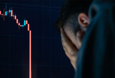 શેરબજારમાં 'બ્લેક મન્ડે': સેન્સેક્સ 1000 અને નિફ્ટીમાં 270 પોઈન્ટનો કડાકો, રોકાણકારોમાં ફફડાટ.