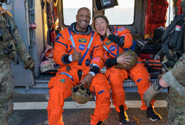 ચંદ્રયાત્રાના 10 દિવસ બાદ NASAનું યાન પેસેફિક મહાસાગરમાં લેન્ડ થયું, એક ઐતિહાસિક સિદ્ધિ.