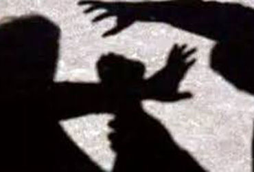 કાકા-કાકી પર ભત્રીજા સહિત 3 લોકોનો તલવાર અને પાઇપથી હુમલો, મકાન ખાલી કરવાનું દબાણ.