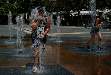 યુએસમાં એપ્રિલથી જ જૂન-જુલાઈ જેવી ભીષણ ગરમી: 16 કરોડ અમેરિકનો ત્રાહિમામ પોકારશે.