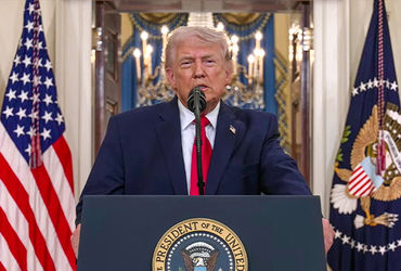 ટ્રમ્પની જાહેરાતની ઈરાને ઉડાવી મજાક, કહ્યું 'હવામાં મહેલ બનાવવાના સપના ન જુઓ'.