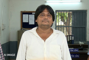 વડોદરા જેલમાં મોન્ટુ નામદારની 'મોજ': મોબાઈલ, દારૂ-નોનવેજ મળતું હોવાની ગૃહવિભાગમાં ફરિયાદ