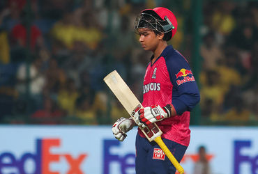 IPL 2026: 15 વર્ષના વૈભવે Maxwellનો રેકોર્ડ તોડ્યો, Shaw અને Samson પણ પાછળ.