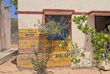 વાવ-થરાદ: કેસરસી ગોળિયા ગામની આંગણવાડીમાં મહિલા તેડાઘરની હત્યા, આરોપીની શોધખોળ શરૂ