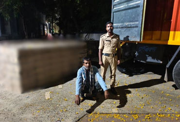 અમદાવાદ: ટીવીના આડમાં લઈ જવાતો રૂ. 67 લાખનો વિદેશી દારૂ ઝડપાયો, એકની ધરપકડ