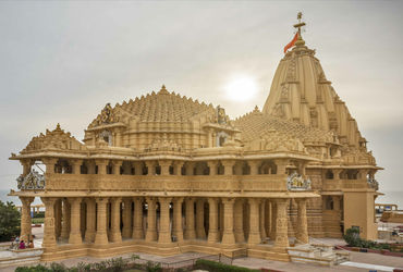 સાવધાન! સોમનાથ મંદિરમાં VIP દર્શનના નામે ઓનલાઈન ઠગાઈ, ટ્રસ્ટે ભક્તો માટે જાહેર કરી ખાસ ચેતવણી