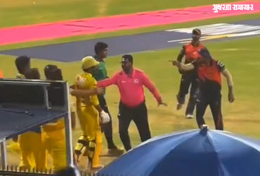 VIDEO: ટી20 મુંબઈની ફાઈનલ મેચમાં ખેલાડીઓ વચ્ચે ઉગ્ર બોલાચાલી, મારપીટ થતાં રહી ગઈ!