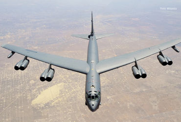 અમેરિકામાં B-52 બોમ્બર ક્રેશ: 8 ક્રૂ મેમ્બર્સના દુ:ખદ મોત, ઉડાન ભરતાં જ થયું અકસ્માત
