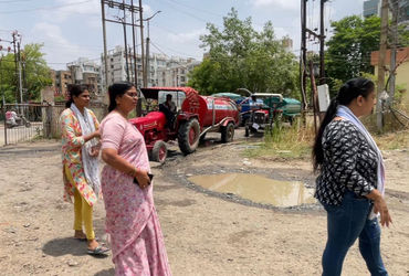 પાણીની સમસ્યાથી કંટાળેલા રહીશોએ ટાંકીએ ધસી જઈ હોબાળો મચાવ્યો