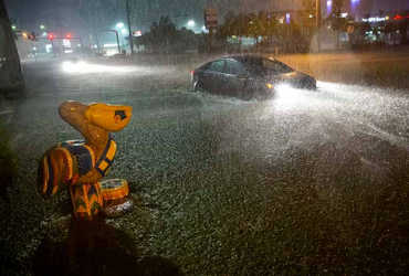 米国のアラバマ州 ルイジアナ州 ミシシッピ州では 暴風雨 大雨が洪水に見舞われています おもちゃ屋パーク