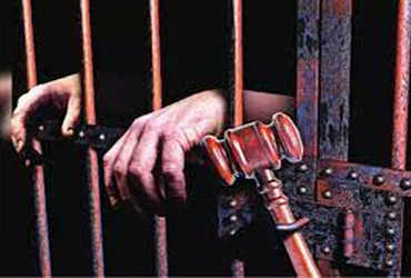 સગીરા પર બળાત્કાર ગુજારવાના કેસમાં આરોપીને 10 વર્ષ સખત કેદની સજા | Accused  sentenced to 10 years rigorous imprisonment for raping Sagira - Gujarat  Samachar