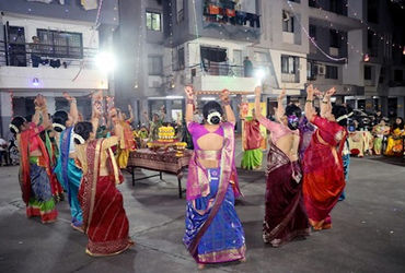પ્રિ-નવરાત્રીમાં પણ સ્વ-મુખે ગાઈને ગવાતા ગરબાની વિસરાયેલી પરંપરા ફરી જોવા મળી