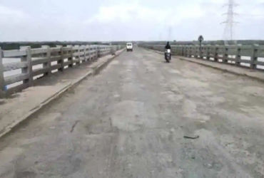 વડોદરા જિલ્લામાં મહી તેમજ ઢાઢર નદી પરનો બ્રિજ જોખમી Bridge over Mahi