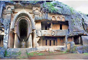 barabar-oldest-cave-in-india