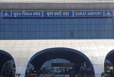 ₹10 cr gold seized from Surat airport, top officials' involvement suspected | ₹10 cr gold seized from Surat airport top officials' involvement suspected - Vimarsana News
