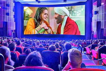 બિગ સ્ક્રીન જ બિગ મેજિક . | Big screen is big magic - Gujarat Samachar
