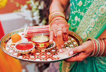 દિવાળી વખતે શી રીતે શણગારશો પૂજાની થાળી? | How to decorate the plate of ...