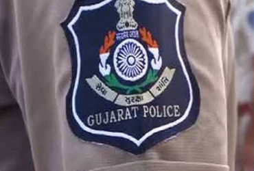 Gujarat police rescue abducted minor girl from UP; four held - Vimarsana News