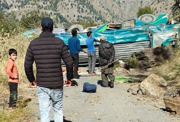 Updates: 36 killed, 19 injured in Jammu & Kashmir as bus falls into gorge - Vimarsana News