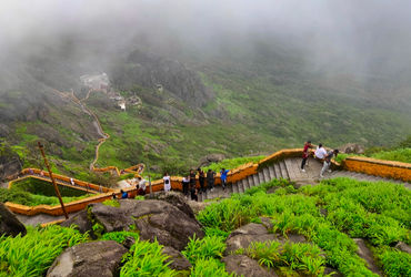 Girnar's 'Lili' Parikrama not green enough as tourists litter on route | Girnar's 'Lili' Parikrama not green enough as tourists litter on route - Vimarsana News