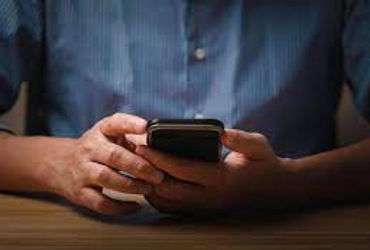 Exceeding four hours of smartphone daily may affect mental health - Vimarsana News