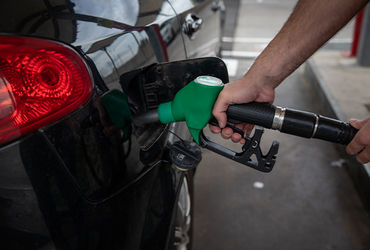 Govt likely to cut petrol, diesel prices ahead of Lok Sabha polls - Vimarsana News
