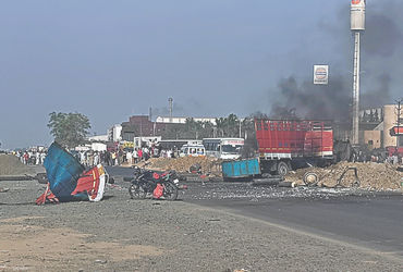 Two die, four injured as truck carrying oxygen cylinder catches fire - Vimarsana News