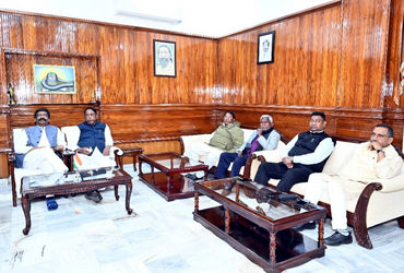 'Missing' Hemant Soren surfaces in Ranchi, to face ED | 'Missing' Hemant Soren surfaces in Ranchi to face ED - Vimarsana News