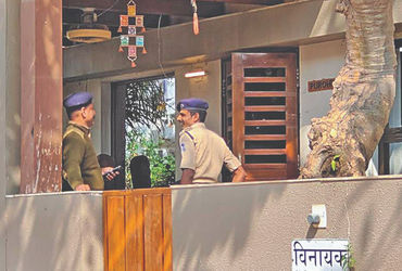 I-T officials raid residences, offices of builders in Gandhinagar - Vimarsana News